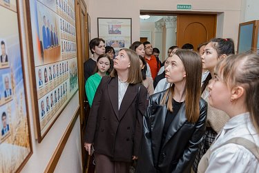 Студенты ОГУ побывали «в сердце» Дома Советов